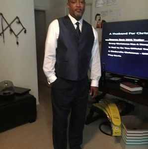 Meet your Posher, Derrick